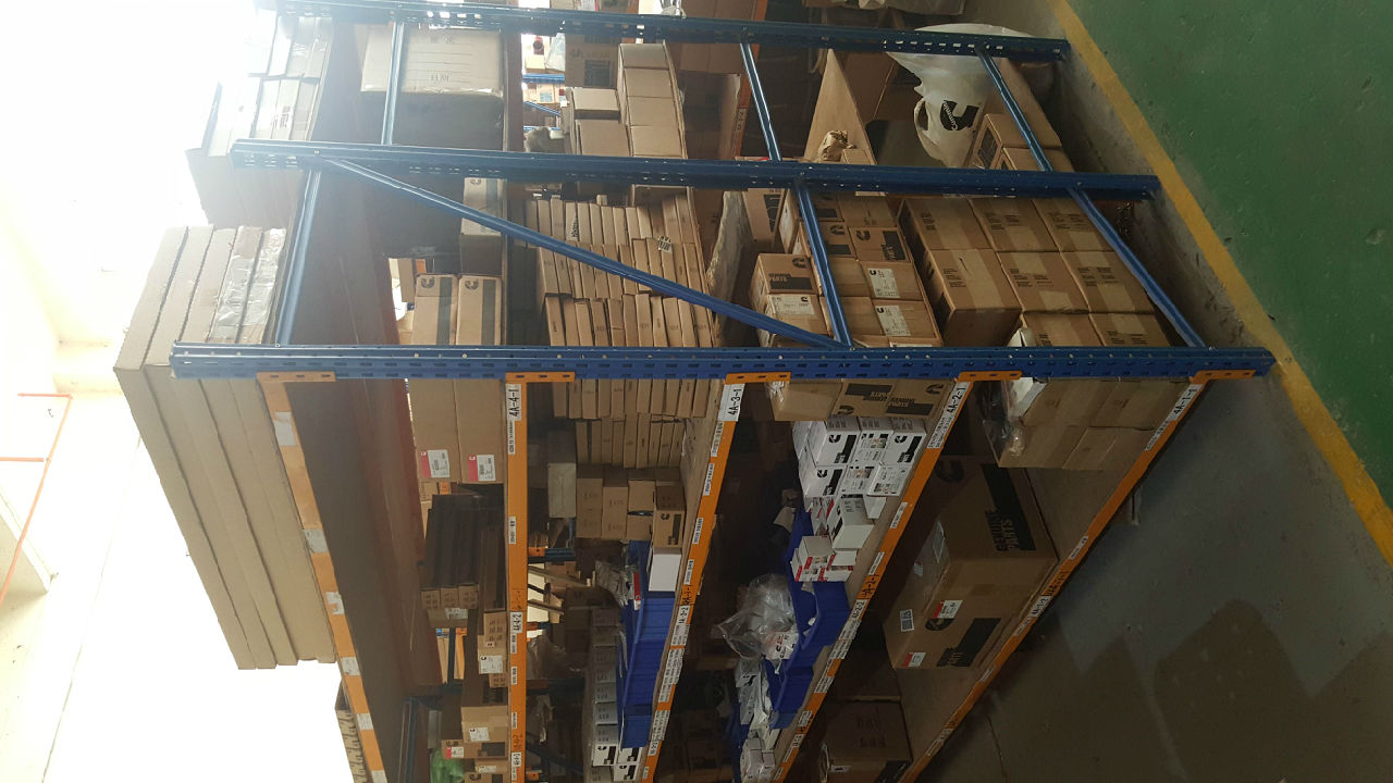 廠(chǎng)庫(kù)一角 (16)