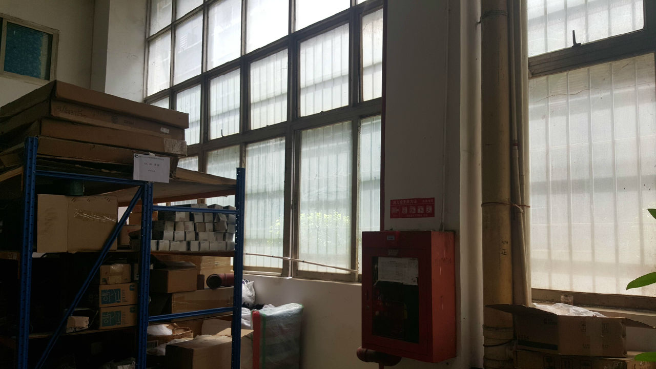 廠(chǎng)庫(kù)一角 (8)