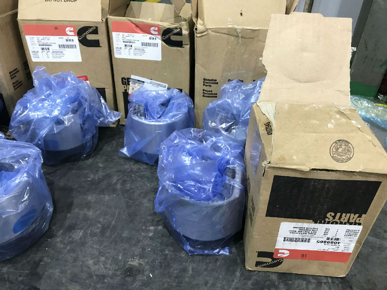 4089865 進(jìn)口康明斯配件(活塞) (8)